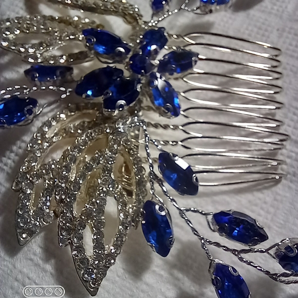 Beautiful Blue Hair Comb - Picture 16 of 16